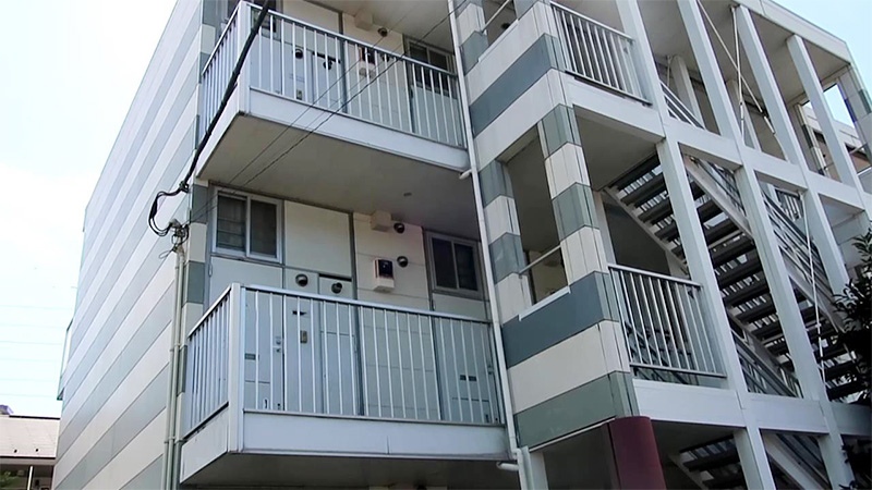 小山市　3階建てアパートBefore写真